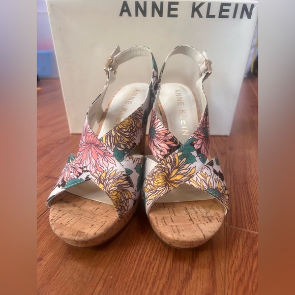 Anne Klein Pauline Floral block heel sandals 8.5 new - Picture 4 of 7